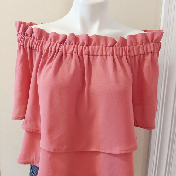 Leith off the shoulder layered top. - Picture 4 of 7